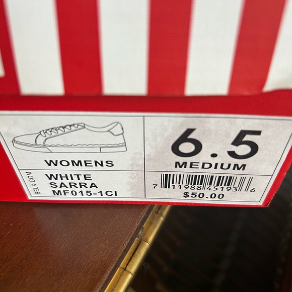 Women’s white and navy blue crown and ivy sarra sneakers - Picture 2 of 6